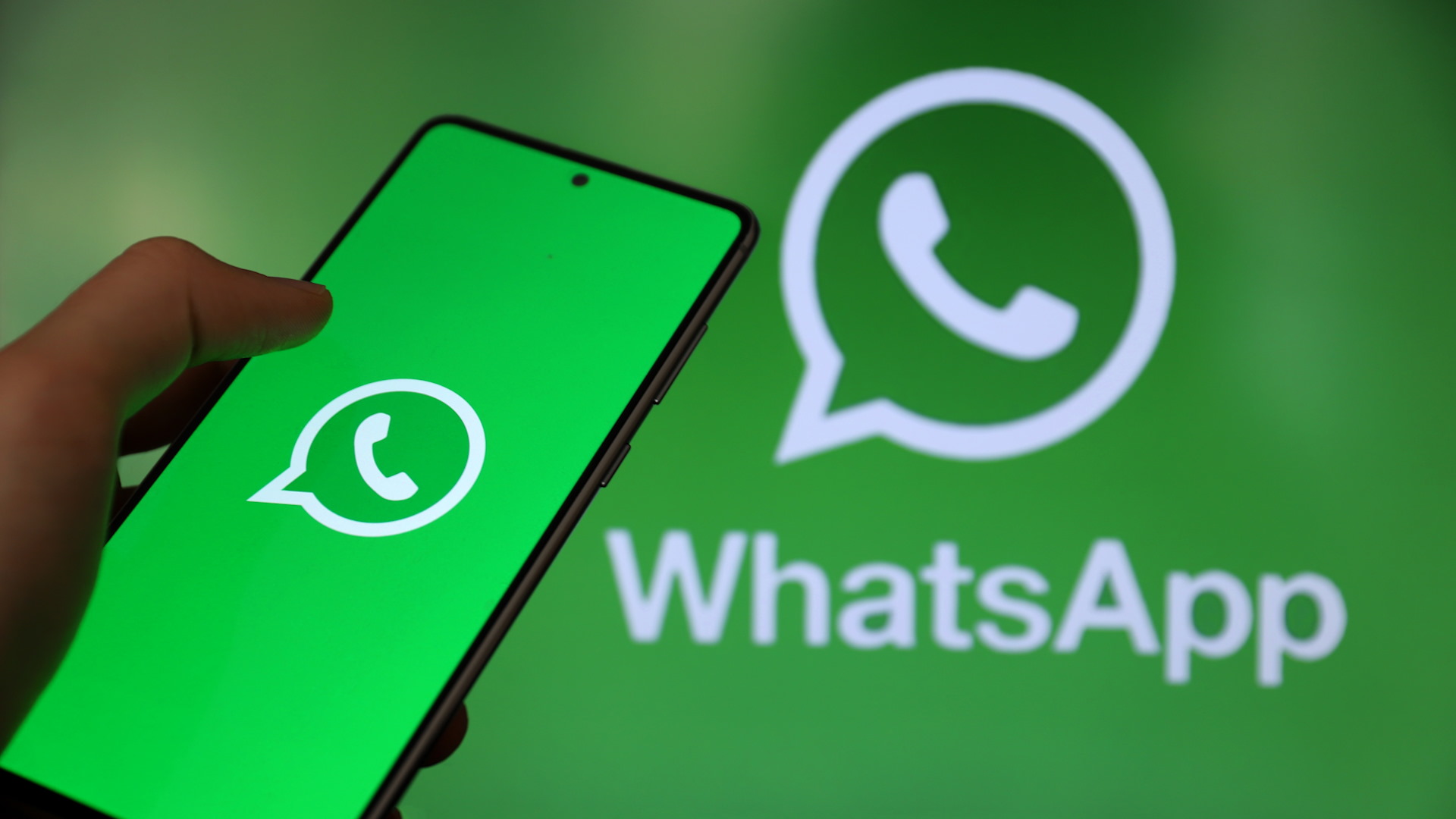 WhatsApp Plans to Enable Screen Sharing for Collaborative Video Watching and Music Listening